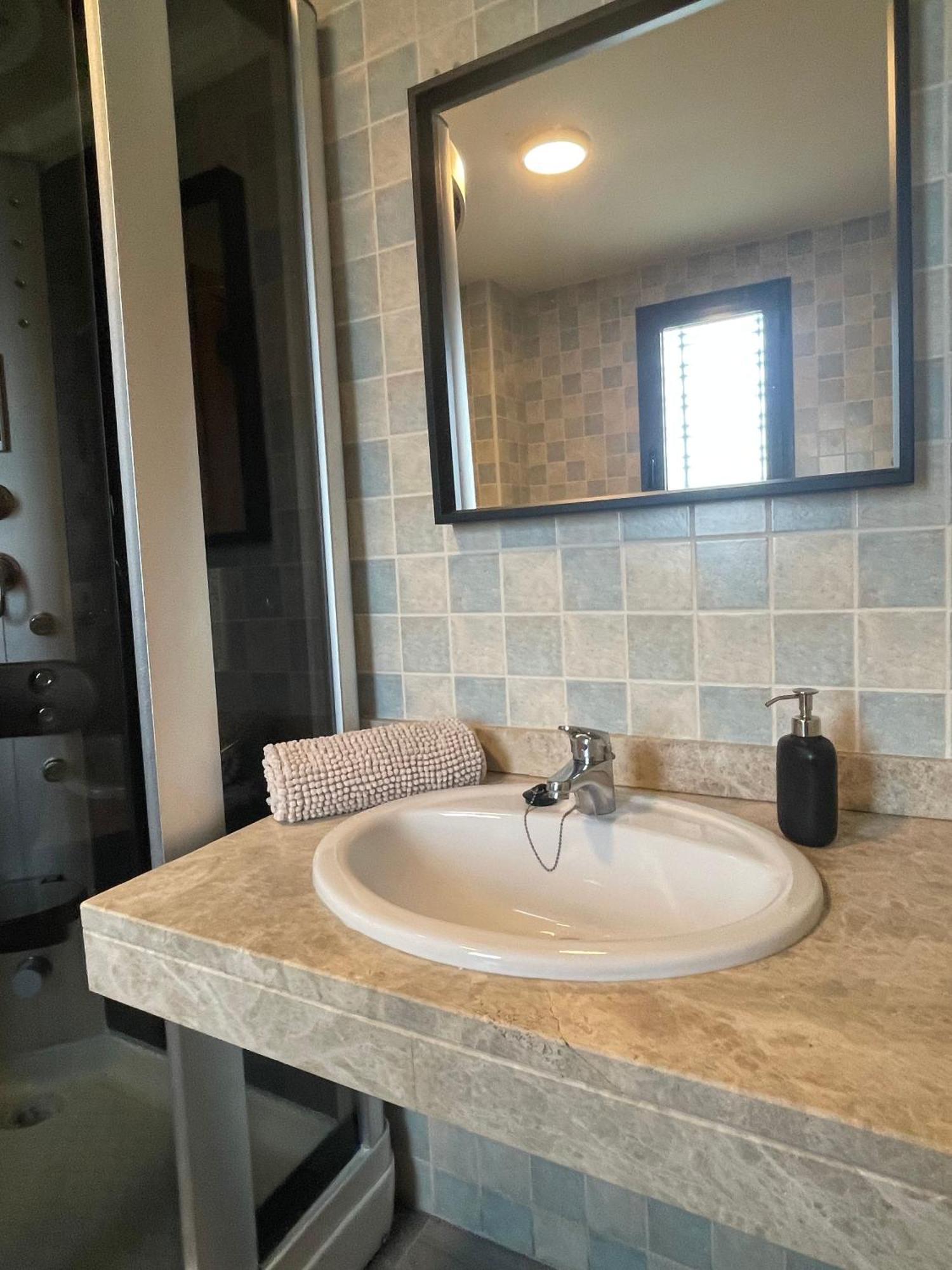 Stelarium-Suite Con Bano Privado En Casa Compartida-Uebica2 Майрена дел Алхарафе Екстериор снимка